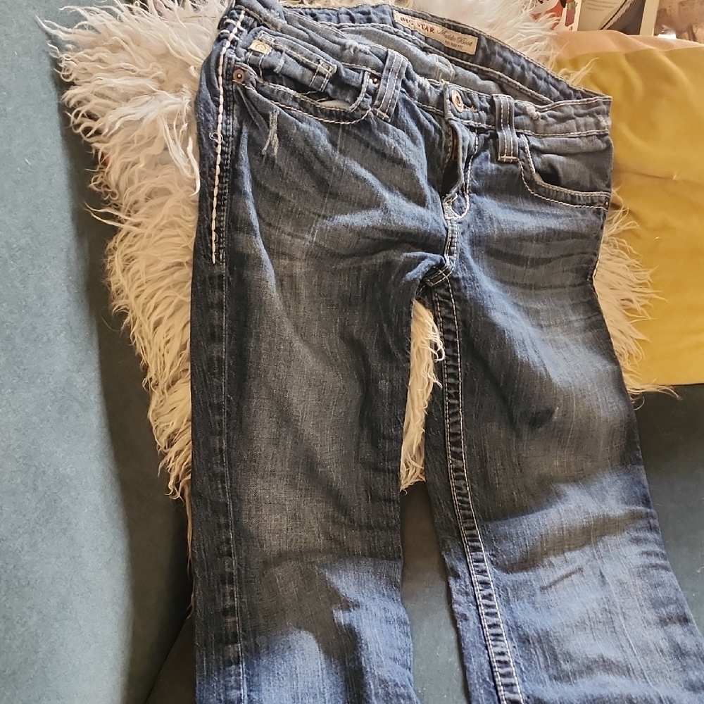 Stylish Blue Denim Jeans with Embellished Pockets - Picture 6 of 8